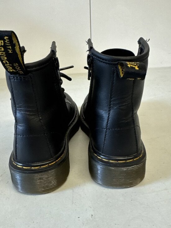 Dr. Doc Martens Kids Size 12 1460 J Combat Boots Black EUC display picture 1